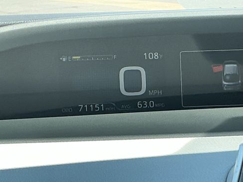 Used 2017 Toyota Prius Three FWD image 11