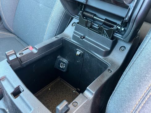 Used 2024 Jeep Wrangler Sport image 15