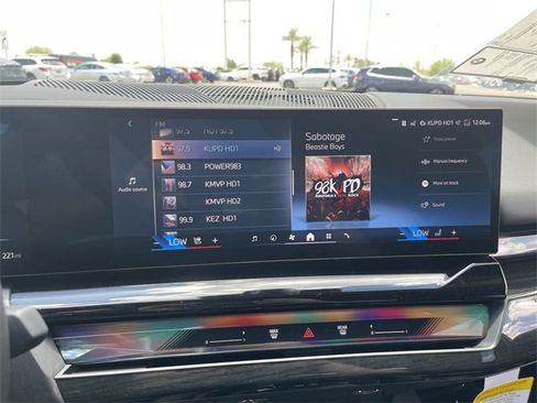 New 2026 BMW i5 eDrive40 w/ Premium Package image 22