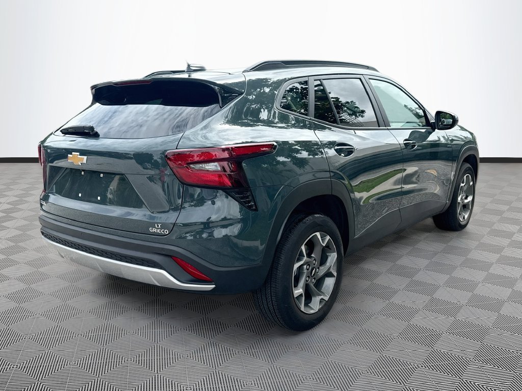 Used 2025 Chevrolet Trax LT w/ Driver Confidence Package FWD image 6