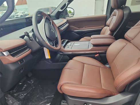 New 2026 Lincoln Navigator Reserve AWD/4WD image 13