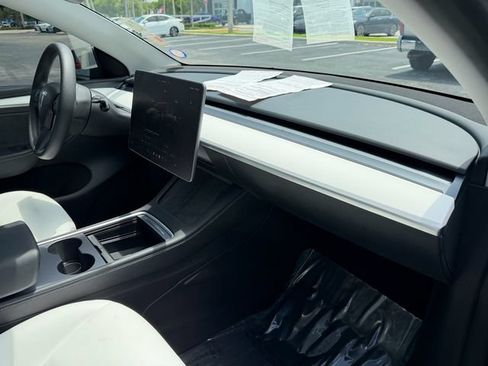 Used 2023 Tesla Model Y Long Range AWD/4WD image 18