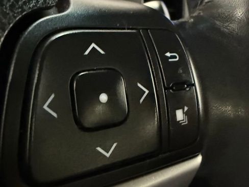 Used 2015 Toyota Sienna Limited image 41