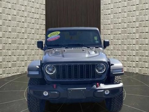 Certified 2025 Jeep Wrangler Unlimited Rubicon AWD/4WD image 10