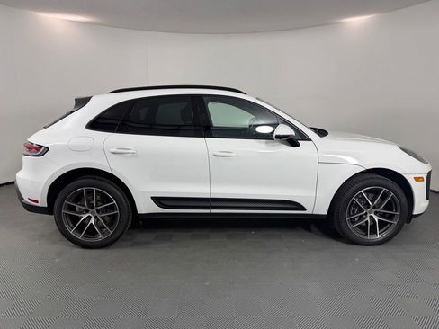 Certified 2026 Porsche Macan AWD/4WD image 8