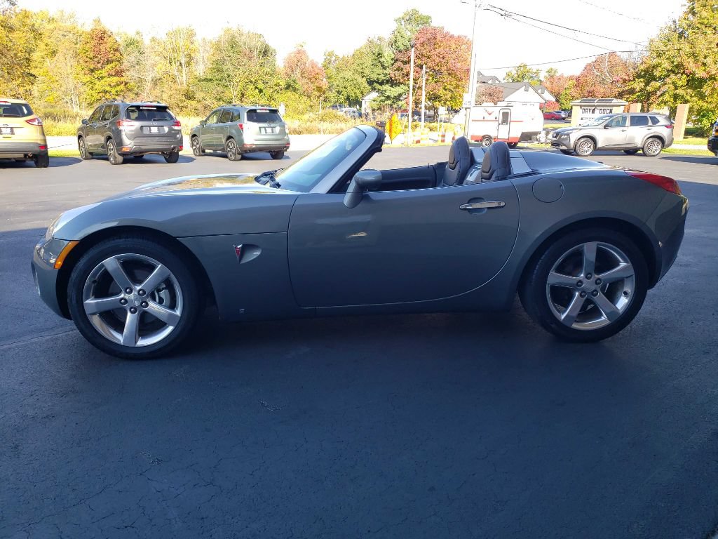 Used 2006 Pontiac Solstice Convertible w/ Premium Package RWD image 12