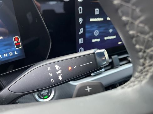 Used 2025 Chevrolet Equinox LT image 41