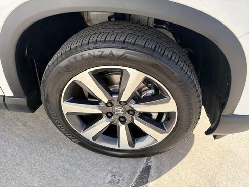 Used 2023 Honda Pilot Elite image 11