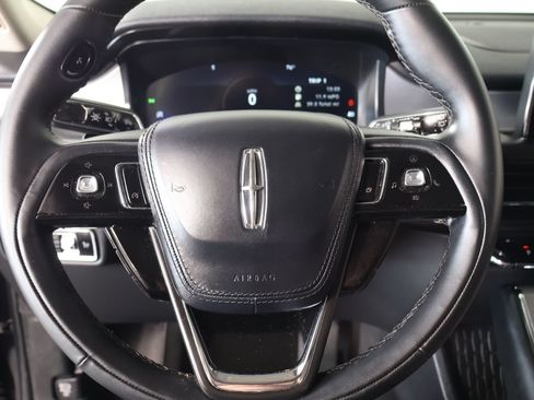 Used 2023 Lincoln Aviator AWD w/ Premium Package image 3