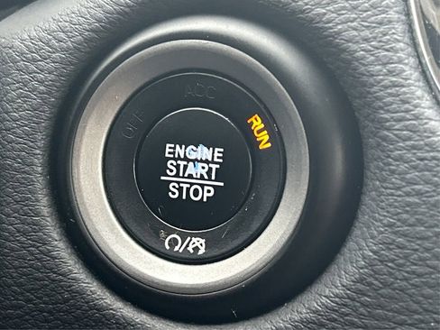 Used 2018 Dodge Durango SXT w/ 3rd Row Seating Group image 29