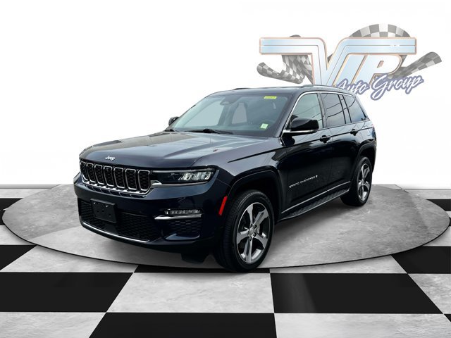 Used 2023 Jeep Grand Cherokee Limited w/ Luxury Tech Group II AWD/4WD image 2