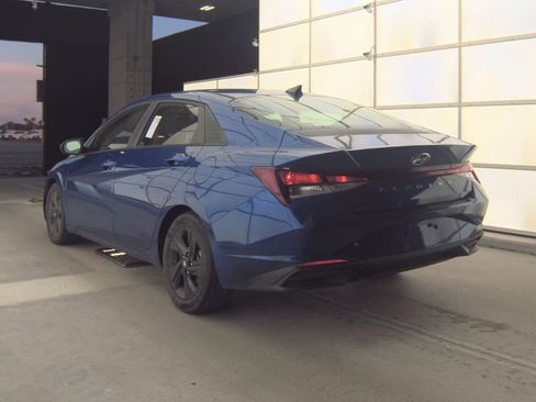 Used 2021 Hyundai Elantra SEL FWD image 6