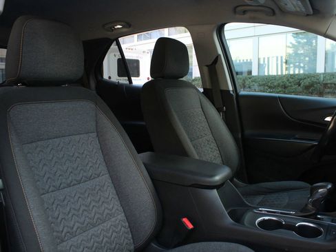 Used 2022 Chevrolet Equinox LT AWD/4WD image 25