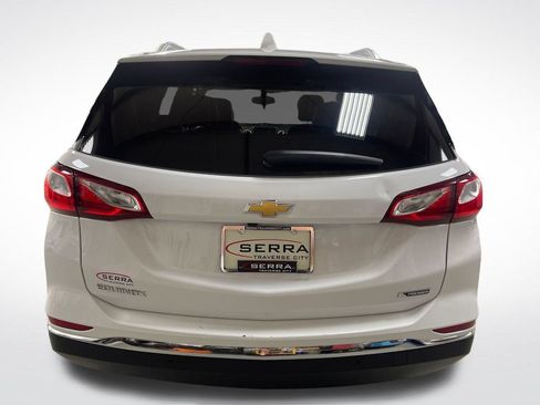 Used 2018 Chevrolet Equinox Premier FWD image 9