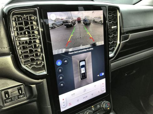 Used 2024 Ford Ranger Lariat w/ Advanced Towing Package image 17