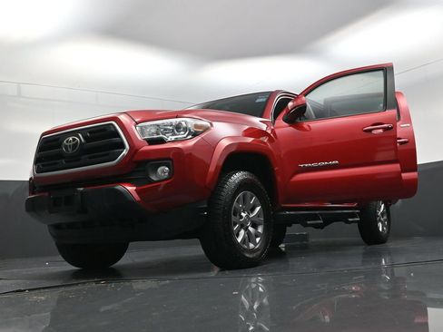 Used 2019 Toyota Tacoma SR5 RWD image 26