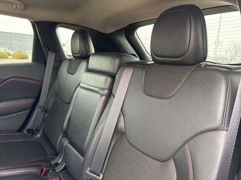 Used 2018 Jeep Cherokee Trailhawk w/ Cold Weather Group image 27