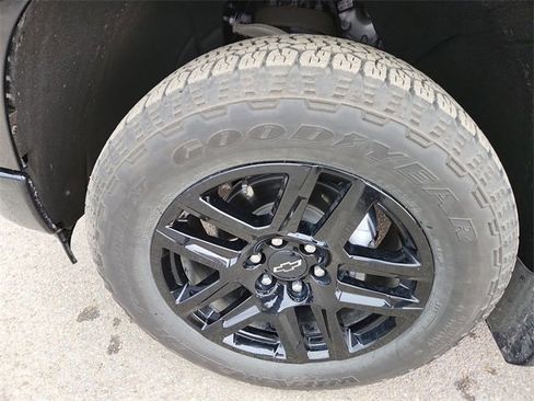 Certified 2024 Chevrolet Silverado 1500 High Country w/ Midnight Edition image 33