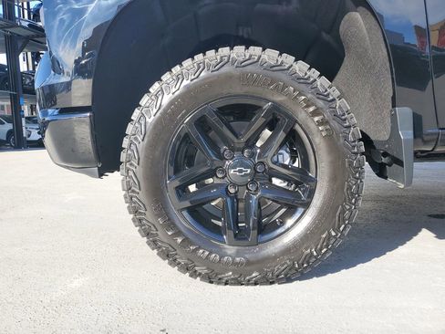 New 2026 Chevrolet Silverado 1500 Custom Trail Boss w/ LPO, Dark Essentials Package AWD/4WD image 6