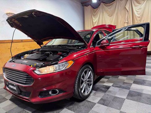 Used 2016 Ford Fusion Titanium FWD image 12