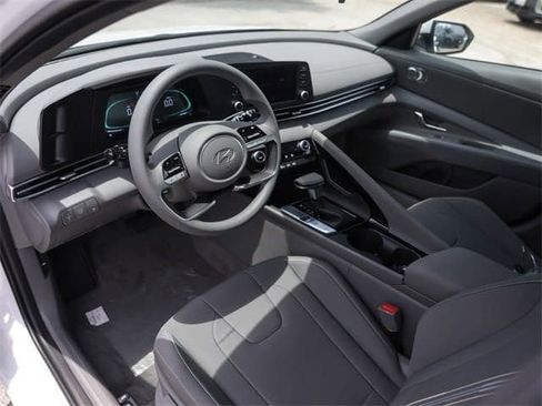 Certified 2025 Hyundai Elantra Blue image 12