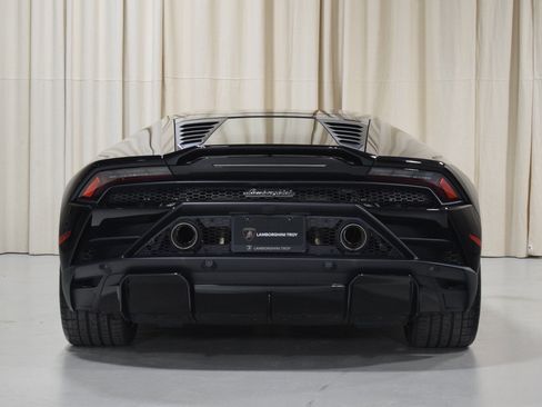Used 2023 Lamborghini Huracan EVO image 14