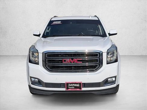 Used 2017 GMC Yukon SLT image 2