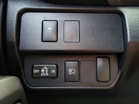 Used 2021 Toyota Tacoma SR5 w/ SR5 Appearance Package (SM) RWD image 27