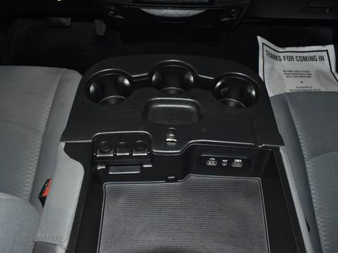 Used 2018 RAM 2500 Tradesman w/ Chrome Appearance Group image 21