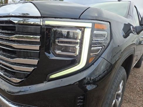 New 2026 GMC Sierra 1500 SLT image 6