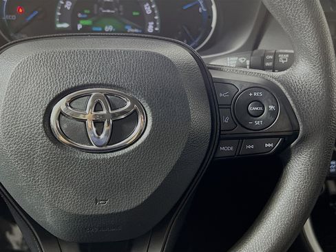 Used 2025 Toyota RAV4 XLE image 20