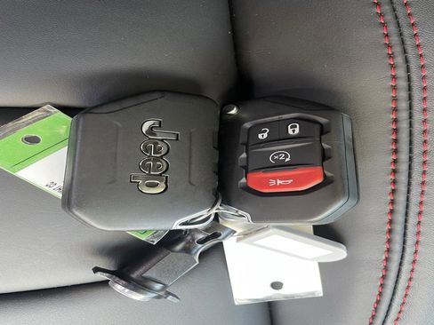 New 2025 Jeep Gladiator Rubicon image 36