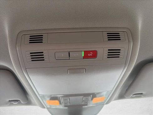 Used 2023 Volkswagen Taos SE FWD image 19