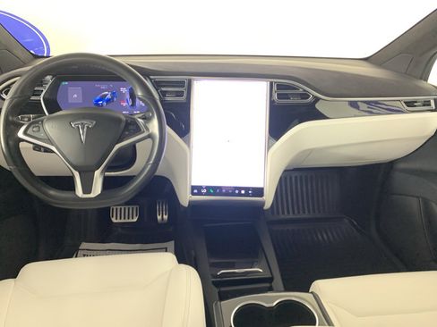 Used 2017 Tesla Model X 75D image 32