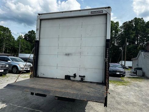 Used 2018 Ford E-350 and Econoline 350 Super Duty image 19