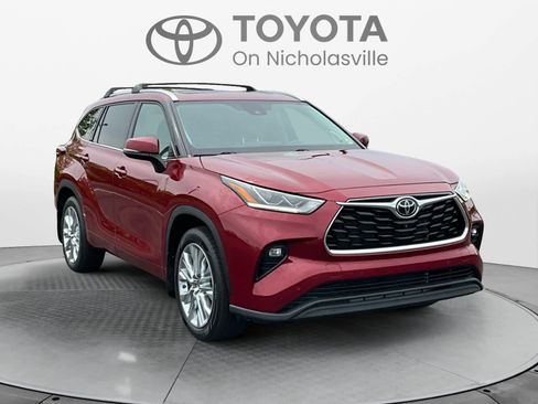 Used 2021 Toyota Highlander Limited AWD/4WD image 8