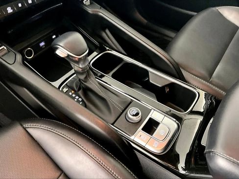 Used 2024 Kia Telluride S FWD image 14