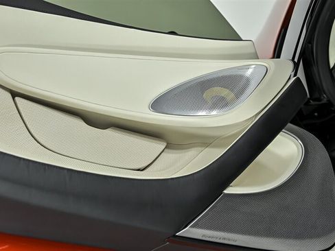 Used 2023 McLaren GT RWD image 19