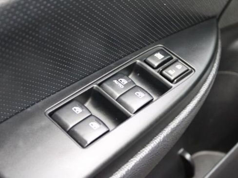 Used 2013 Subaru Outback 2.5i Limited image 9