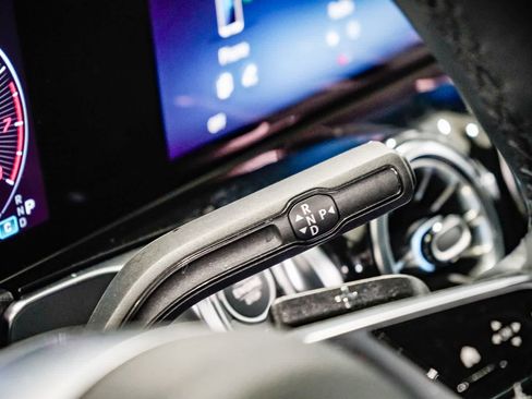 Used 2026 Mercedes-Benz GLB 250 image 21