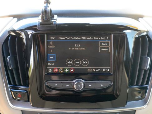 Used 2023 Chevrolet Traverse LS AWD/4WD image 40