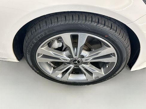 Used 2019 Mercedes-Benz C 300 4MATIC Sedan image 11