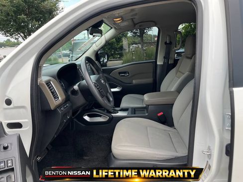 Used 2022 Nissan Frontier SV AWD/4WD image 10