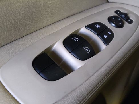 Used 2020 Nissan Pathfinder SL w/ Cargo Package FWD image 27