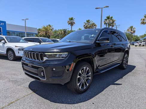 Used 2021 Jeep Grand Cherokee L Overland w/ Luxury Tech Group IV AWD/4WD image 19