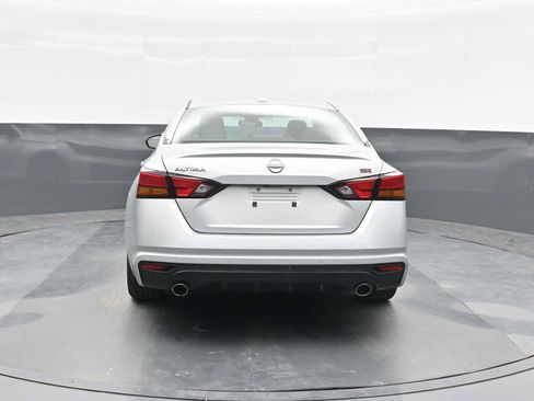 Used 2024 Nissan Altima 2.5 SR FWD image 7