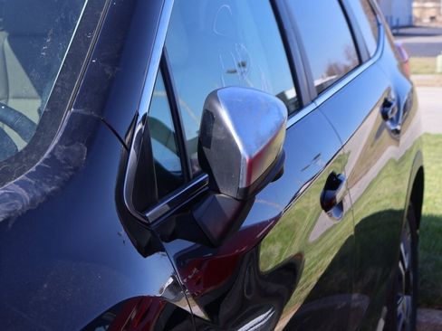 Used 2023 Subaru Ascent Limited w/ Technology Package image 13