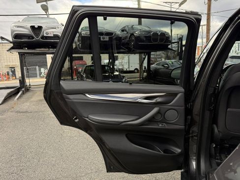 Used 2017 BMW X5 xDrive40e image 15