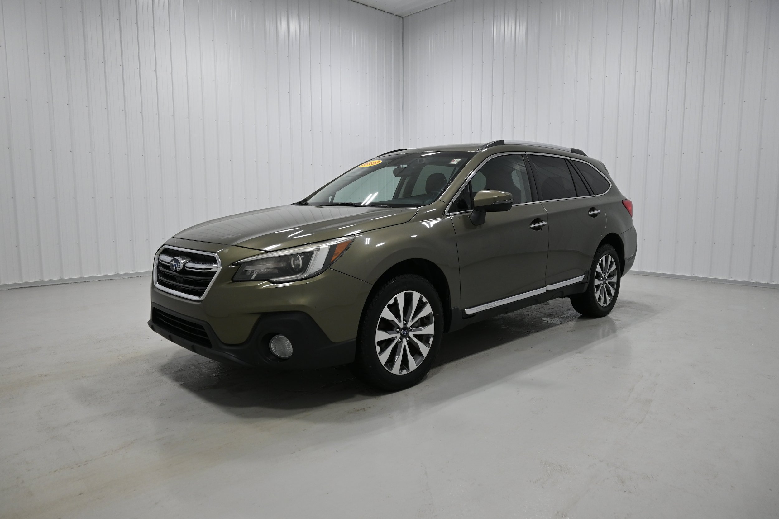 Used 2019 Subaru Outback 3.6R Touring w/ Popular Package #3A AWD/4WD image 23