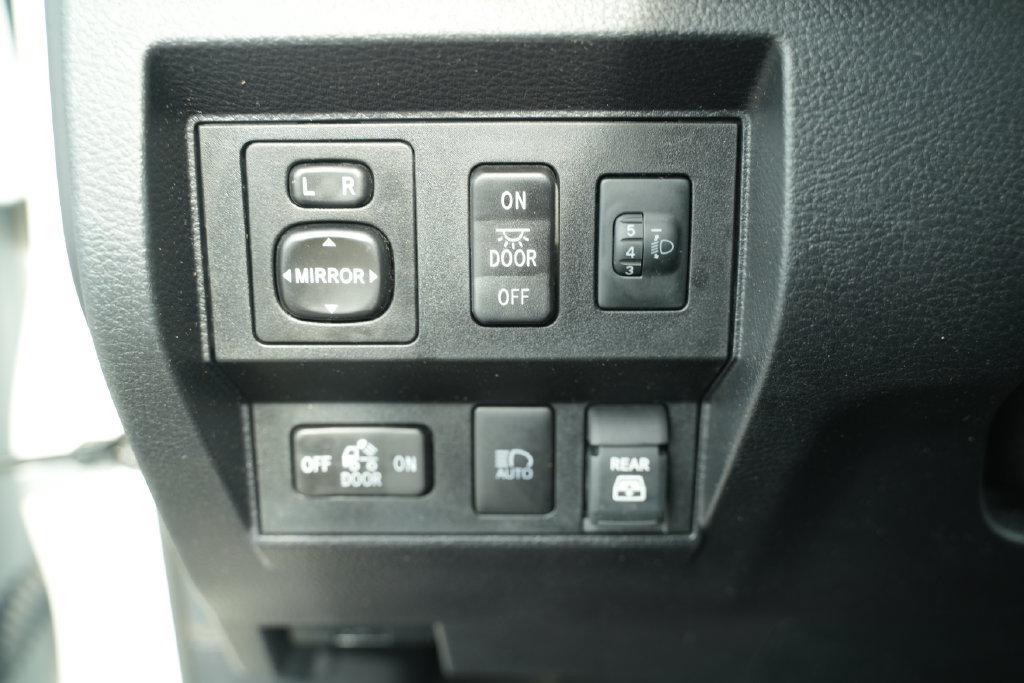 Used 2021 Toyota Tundra Limited w/ Limited Premium Package AWD/4WD image 36
